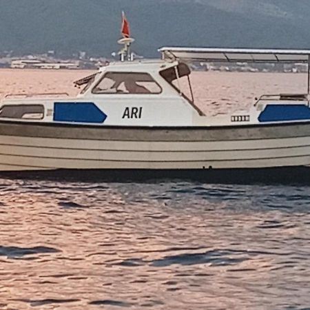 Ari Apartments Krasići Eksteriør billede