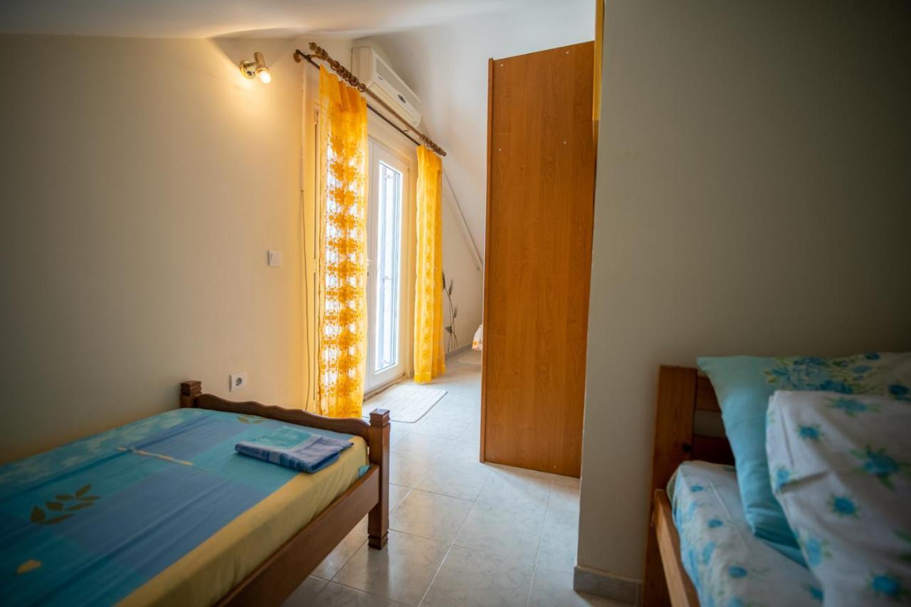Ari Apartments Krasići Eksteriør billede