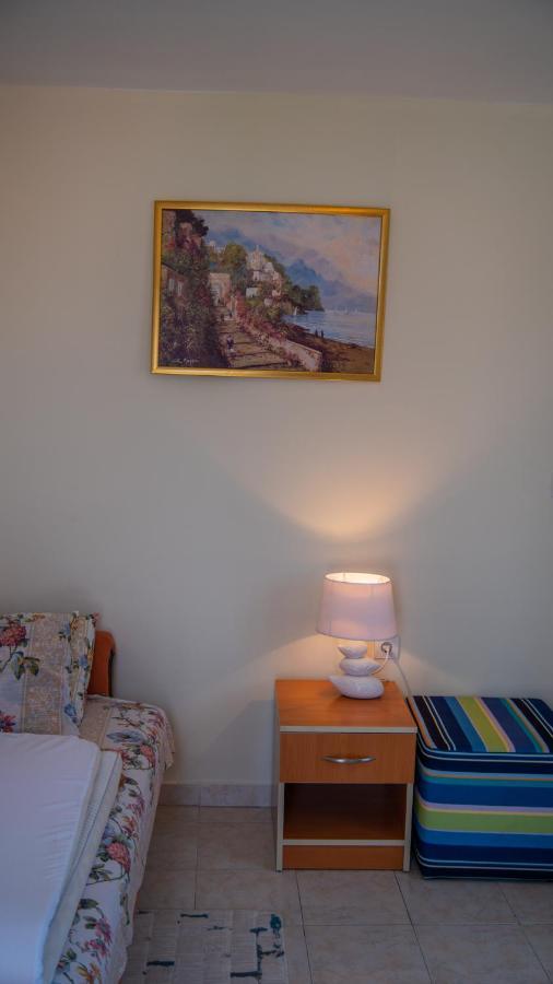 Ari Apartments Krasići Eksteriør billede