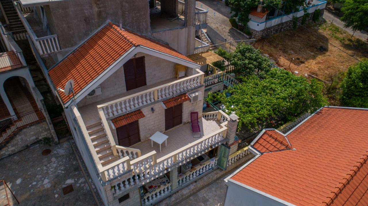 Ari Apartments Krasići Eksteriør billede
