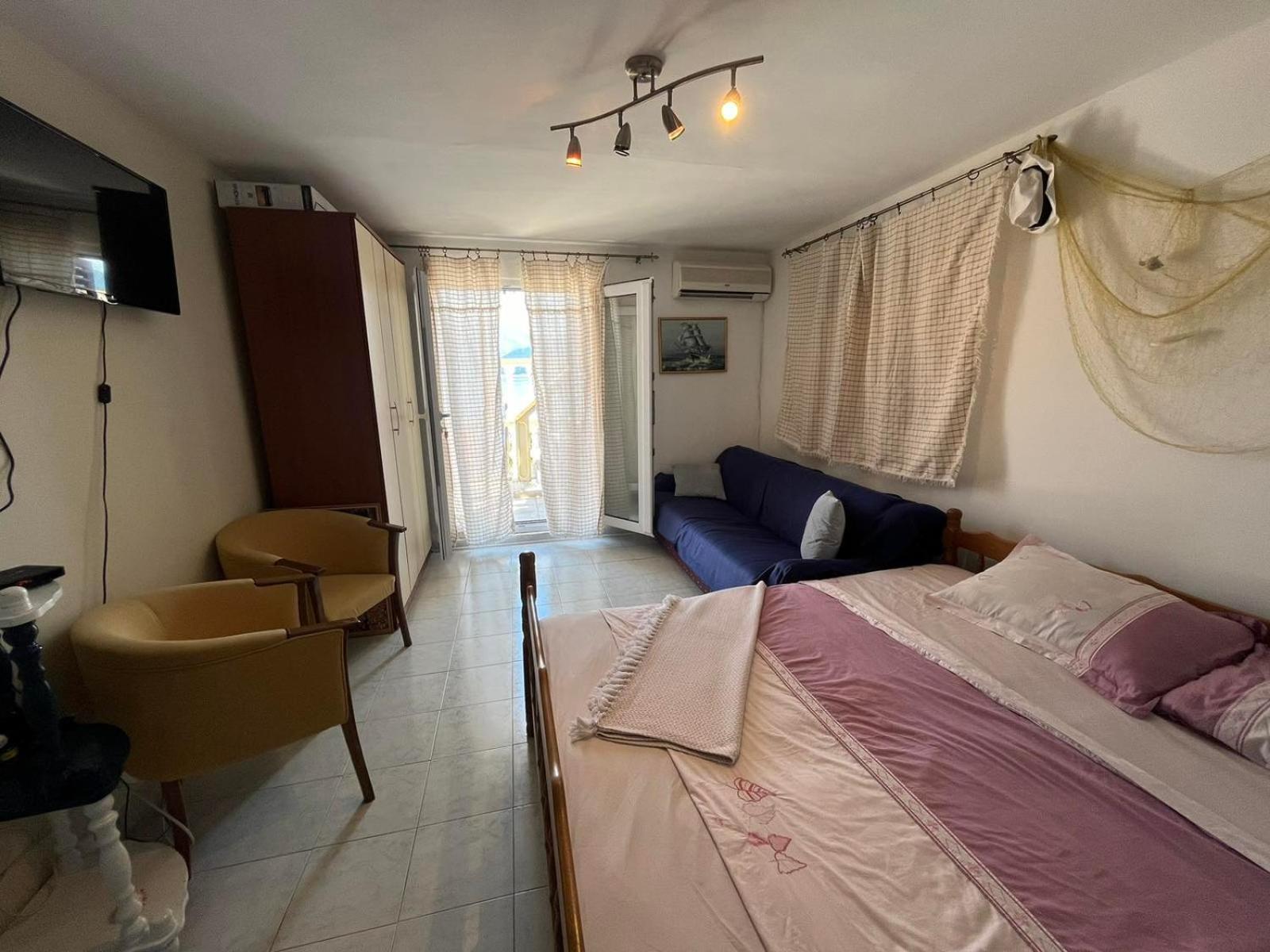 Ari Apartments Krasići Eksteriør billede